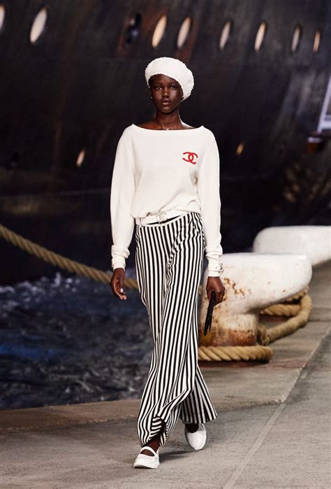 chanel cruise collection 2019 show